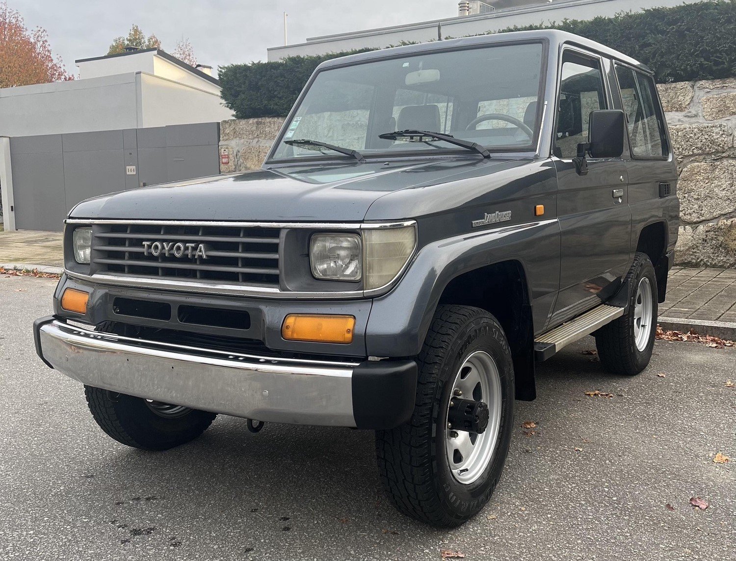 1 Toyota Land Cruiser KZJ70 LX / VX. - Image 1