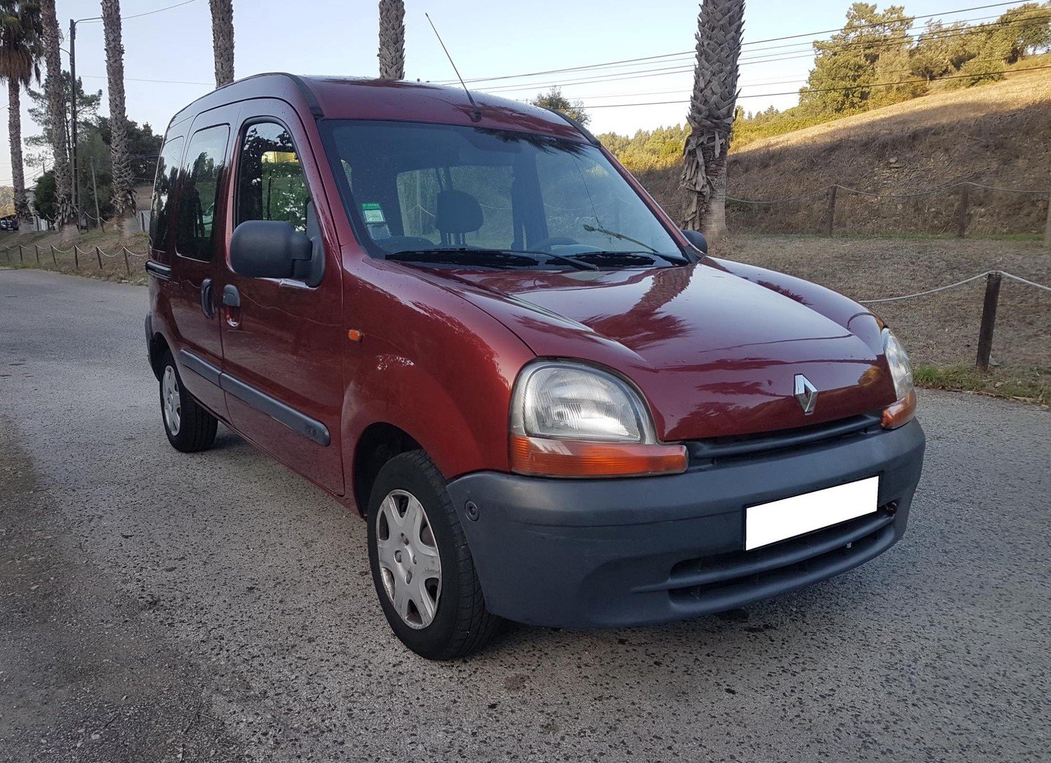 1 Renault Kangoo de 5 lugares - Image 1