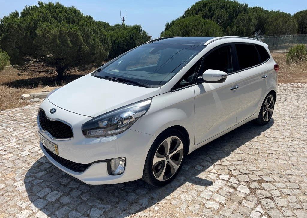 1 Kia Carens 1.7 CRDi ISG TX - 16 - Image 1