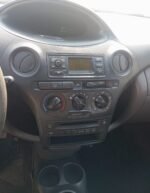 Toyota Yaris 1.0 VVT-i 5 portas - 04 - Image 12