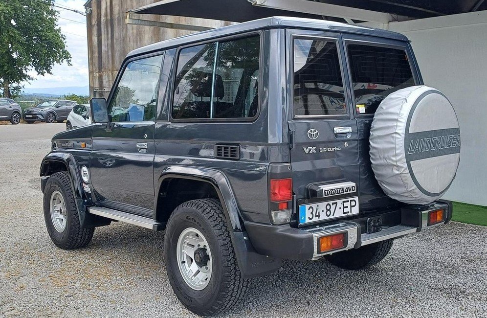 7 Toyota Land Cruiser VX 4x4, motor 3000 cm3 125 CV. 191,342 km - Image 1